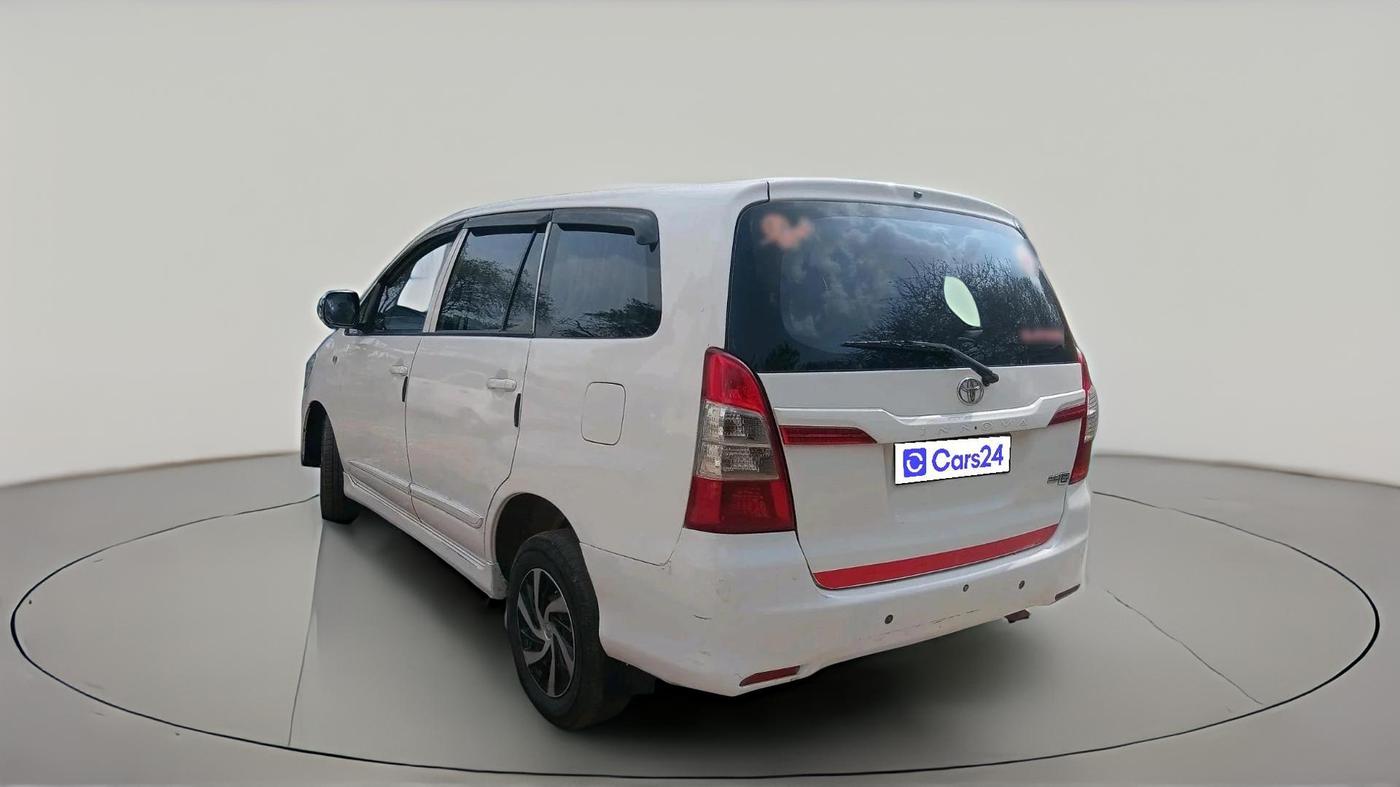 2016 Toyota Innova 2.5 GX 7 STR, Diesel, Manual, 2,34,438 km, exterior