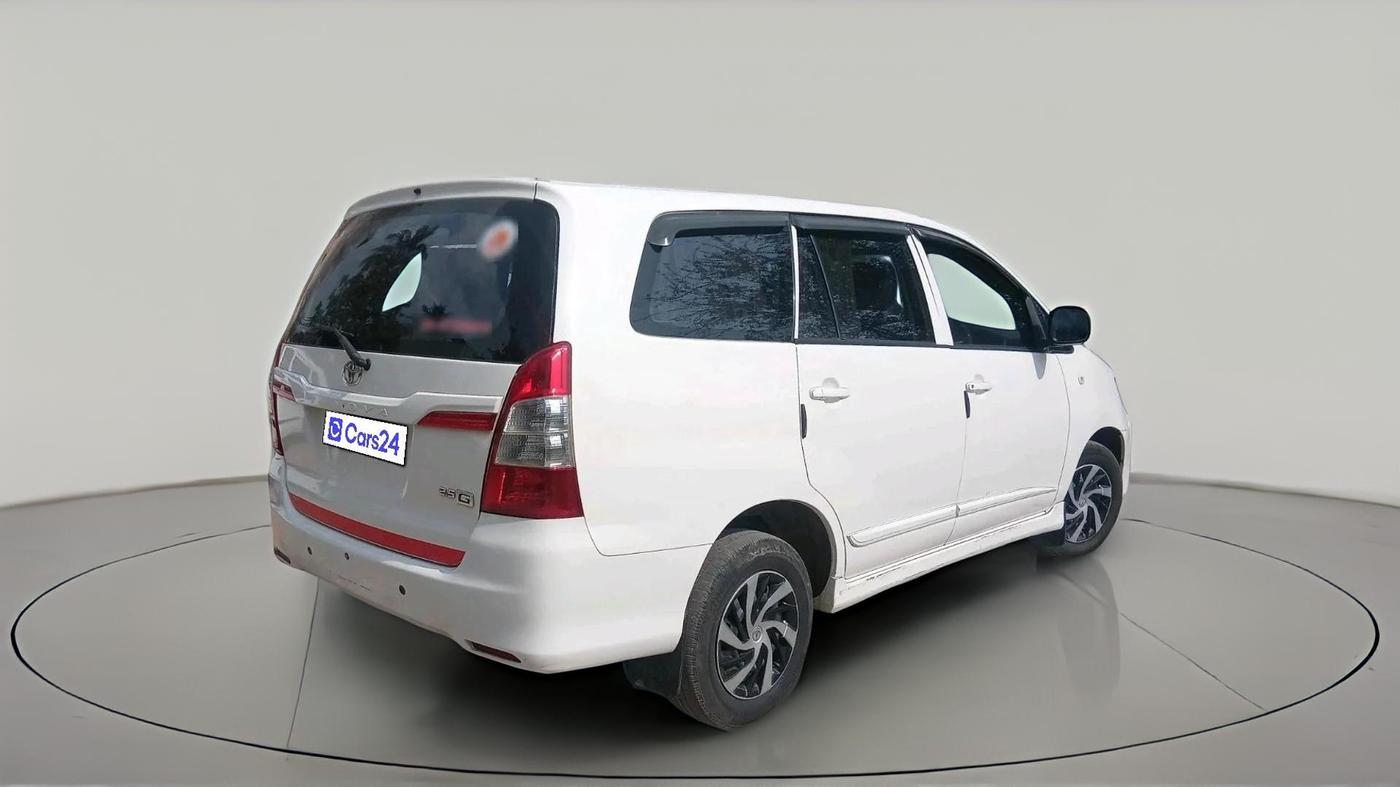 2016 Toyota Innova 2.5 GX 7 STR, Diesel, Manual, 2,34,438 km, exterior
