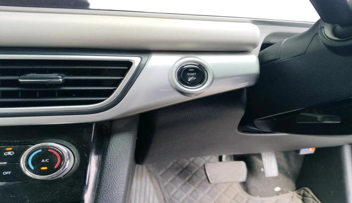 2023 Mahindra XUV700 AX 7 LUXURY D AT 7 STR, Diesel, Automatic, 54,676 km, interior