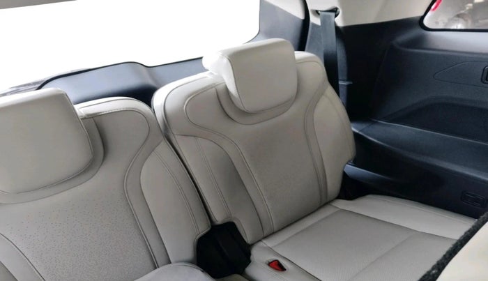 2023 Mahindra XUV700 AX 7 LUXURY D AT 7 STR, Diesel, Automatic, 54,676 km, interior