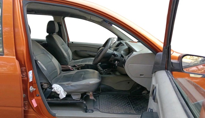 2016 Mahindra NUVOSPORT N4 PLUS, Diesel, Manual, 73,386 km, interior