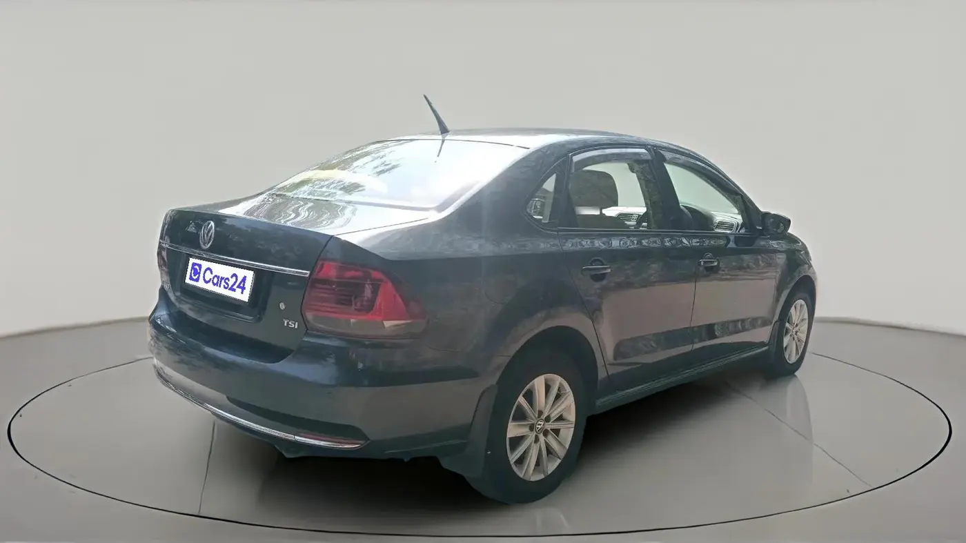 2016 Volkswagen Vento HIGHLINE PETROL AT, Petrol, Automatic, 93,500 km, exterior