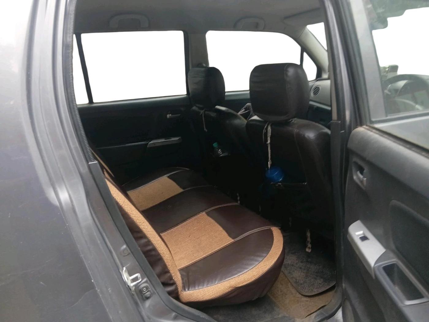 2012 Maruti Wagon R 1.0 VXI, Petrol, Manual, 1,04,239 km, interior