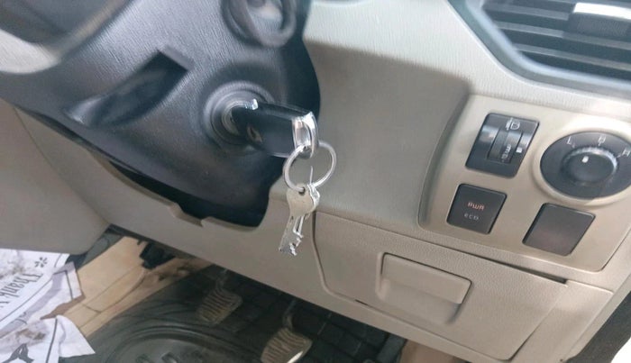 2016 Mahindra Kuv100 K6 D 6 STR, Diesel, Manual, 1,69,298 km, interior