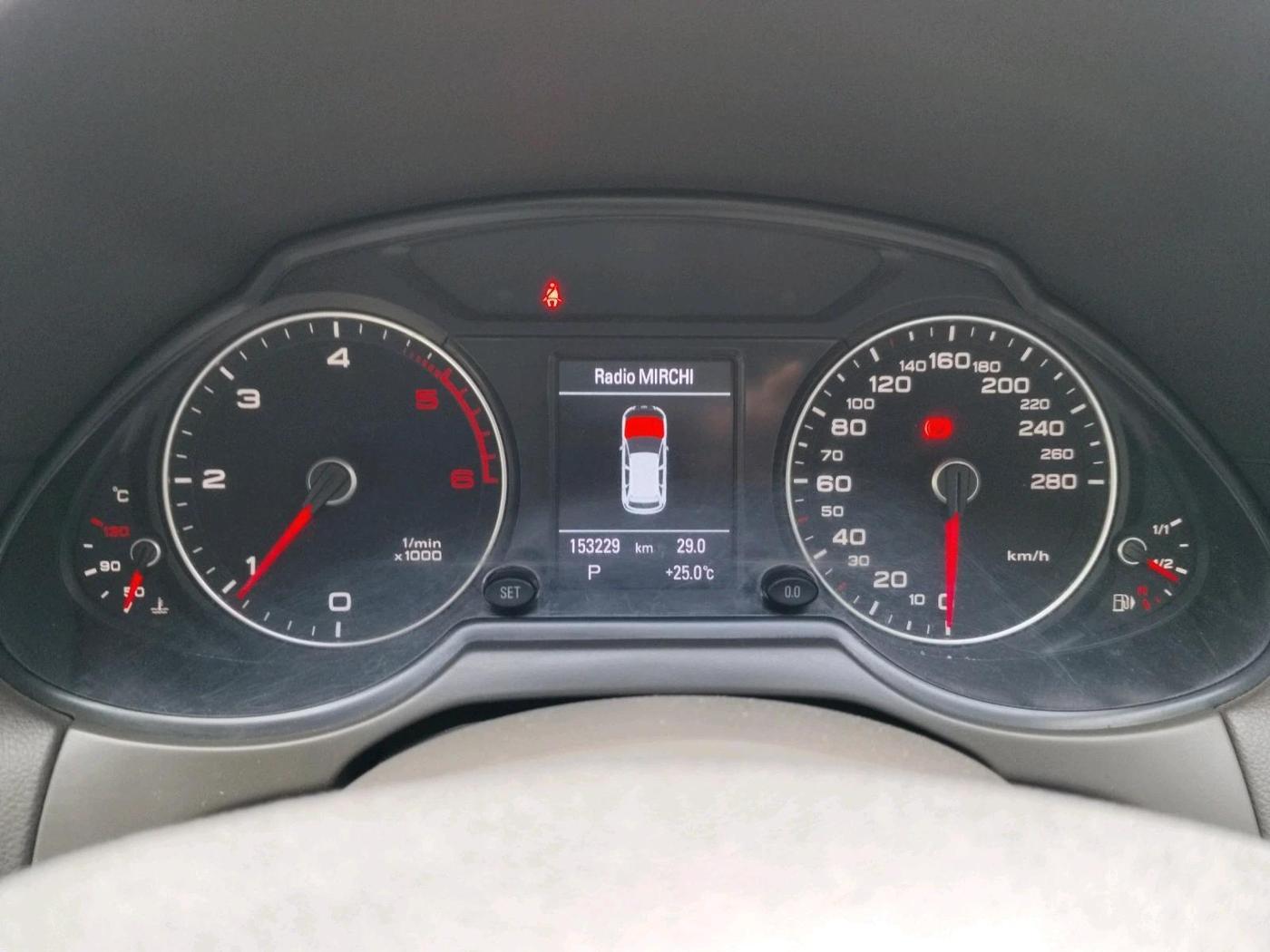 2013 Audi Q5 2.0 TDI QUATTRO, Diesel, Automatic, 1,53,229 km, interior