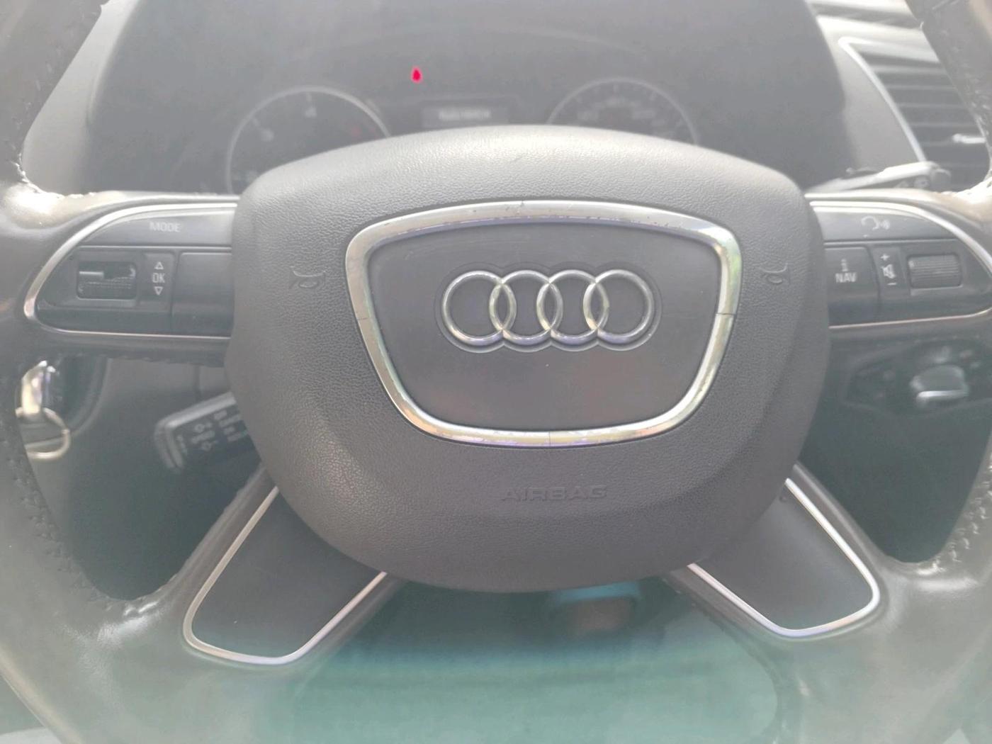 2013 Audi Q5 2.0 TDI QUATTRO, Diesel, Automatic, 1,53,229 km, interior