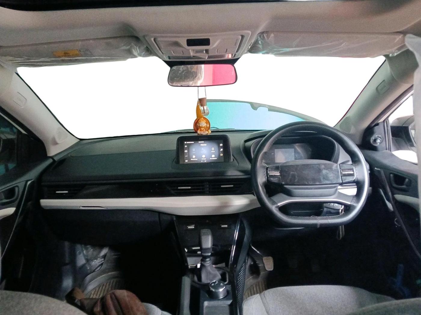 2025 Tata Curvv Pure Plus S 1.2 Petrol 6MT, Petrol, Manual, 6,106 km, interior