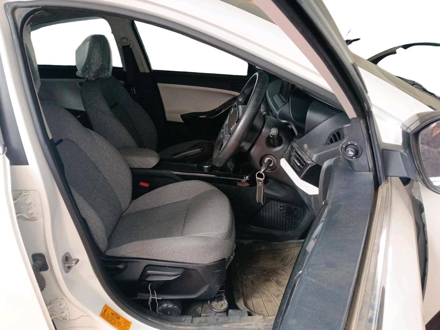2025 Tata Curvv Pure Plus S 1.2 Petrol 6MT, Petrol, Manual, 6,106 km, interior