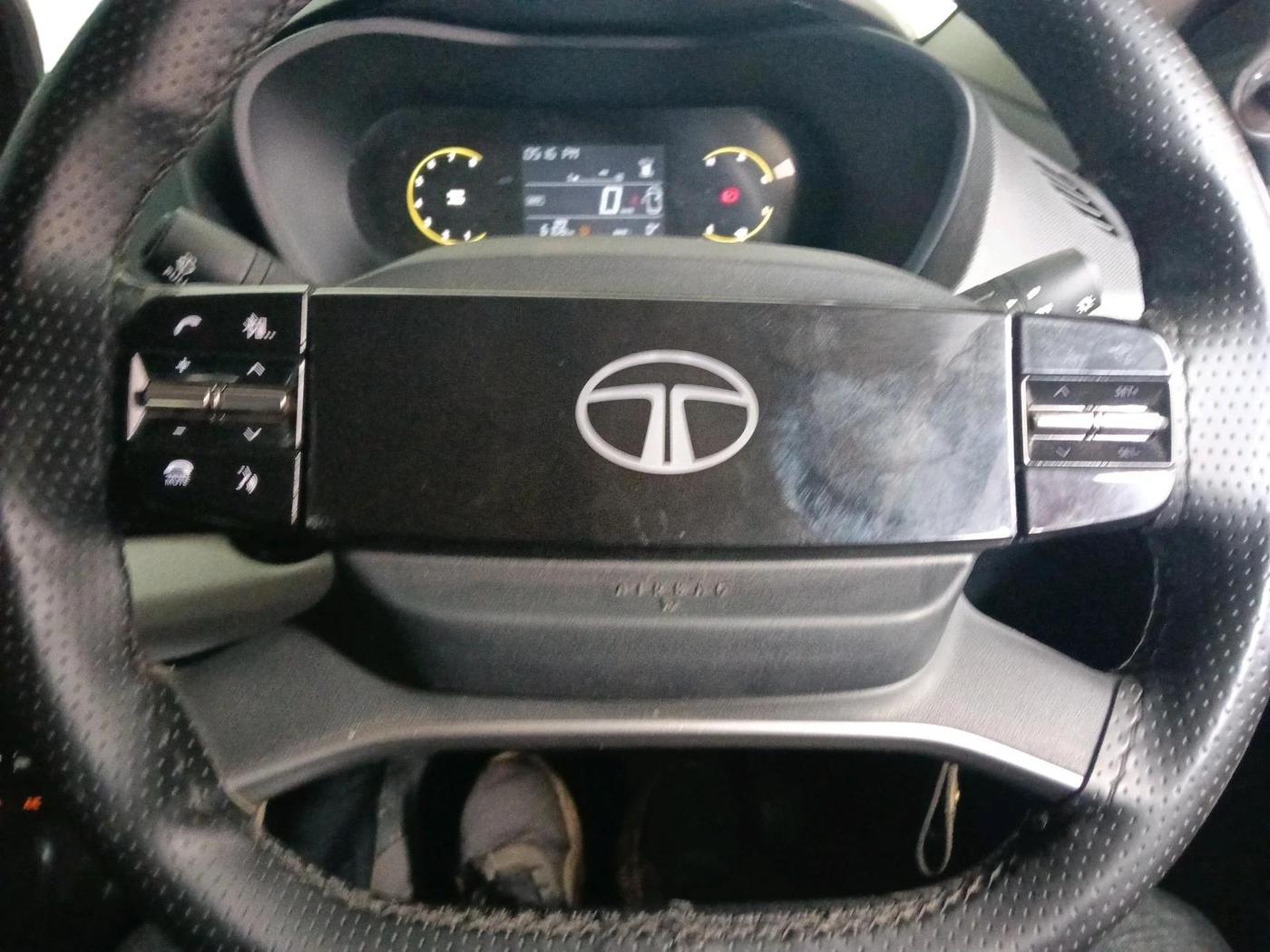 2025 Tata Curvv Pure Plus S 1.2 Petrol 6MT, Petrol, Manual, 6,106 km, interior