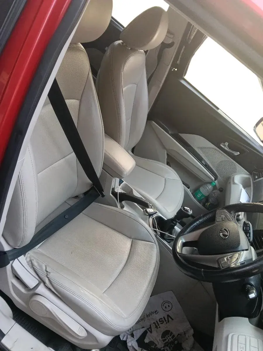 2020 Mahindra XUV300 W8 (O) 1.5 DIESEL, Diesel, Manual, 1,34,420 km, interior