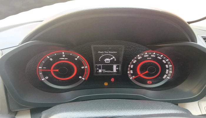 2020 Mahindra XUV300 W8 (O) 1.5 DIESEL, Diesel, Manual, 1,34,420 km, interior