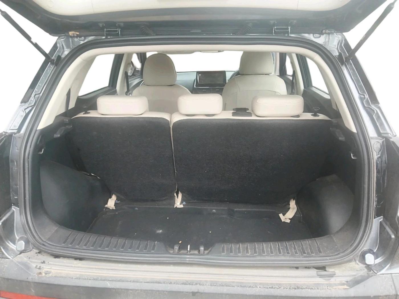 2025 Mahindra XUV 3XO REVX M (O)1.2 Petrol, Petrol, Manual, 12,442 km, exterior