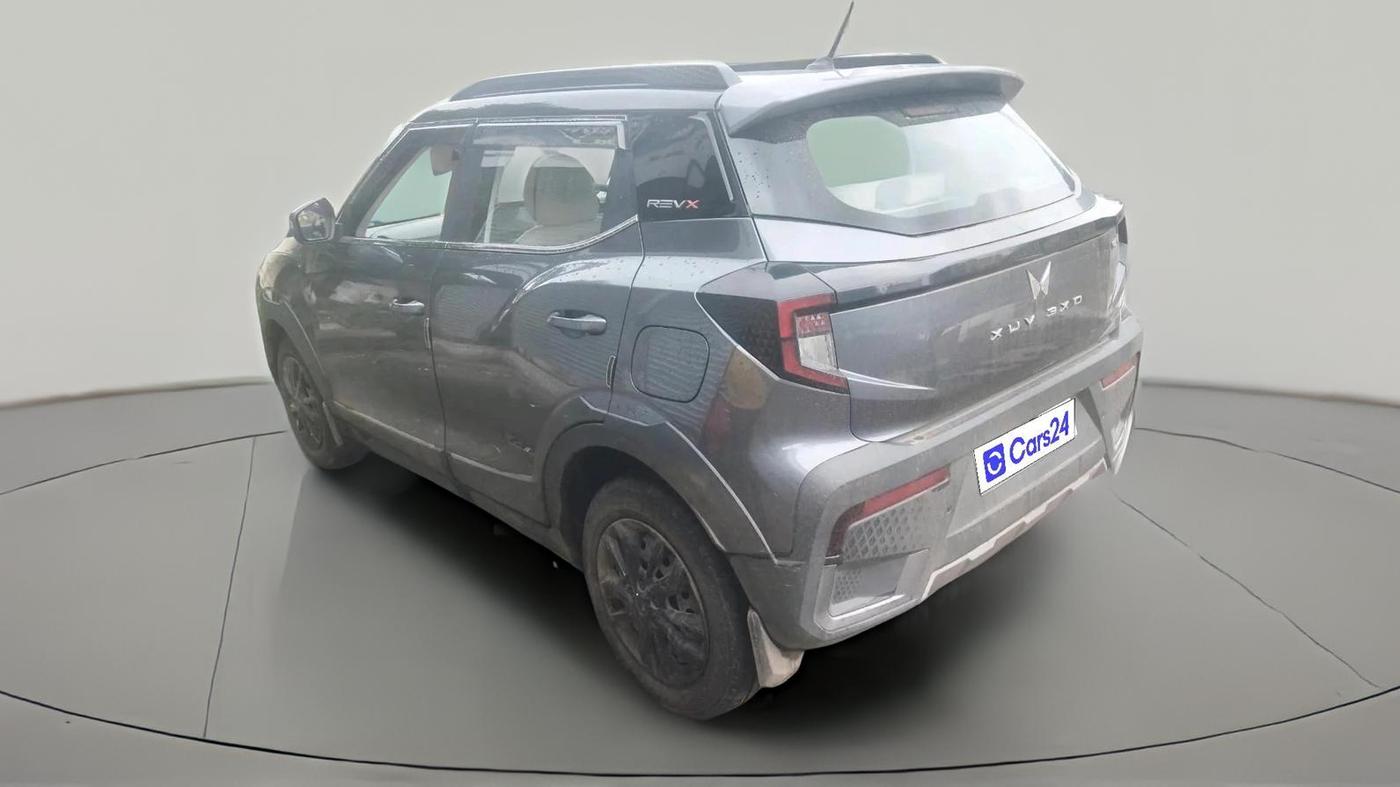 2025 Mahindra XUV 3XO REVX M (O)1.2 Petrol, Petrol, Manual, 12,442 km, exterior