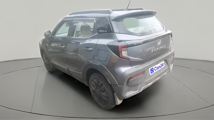 2025 Mahindra XUV 3XO REVX M (O)1.2 Petrol, Petrol, Manual, 12,442 km, exterior