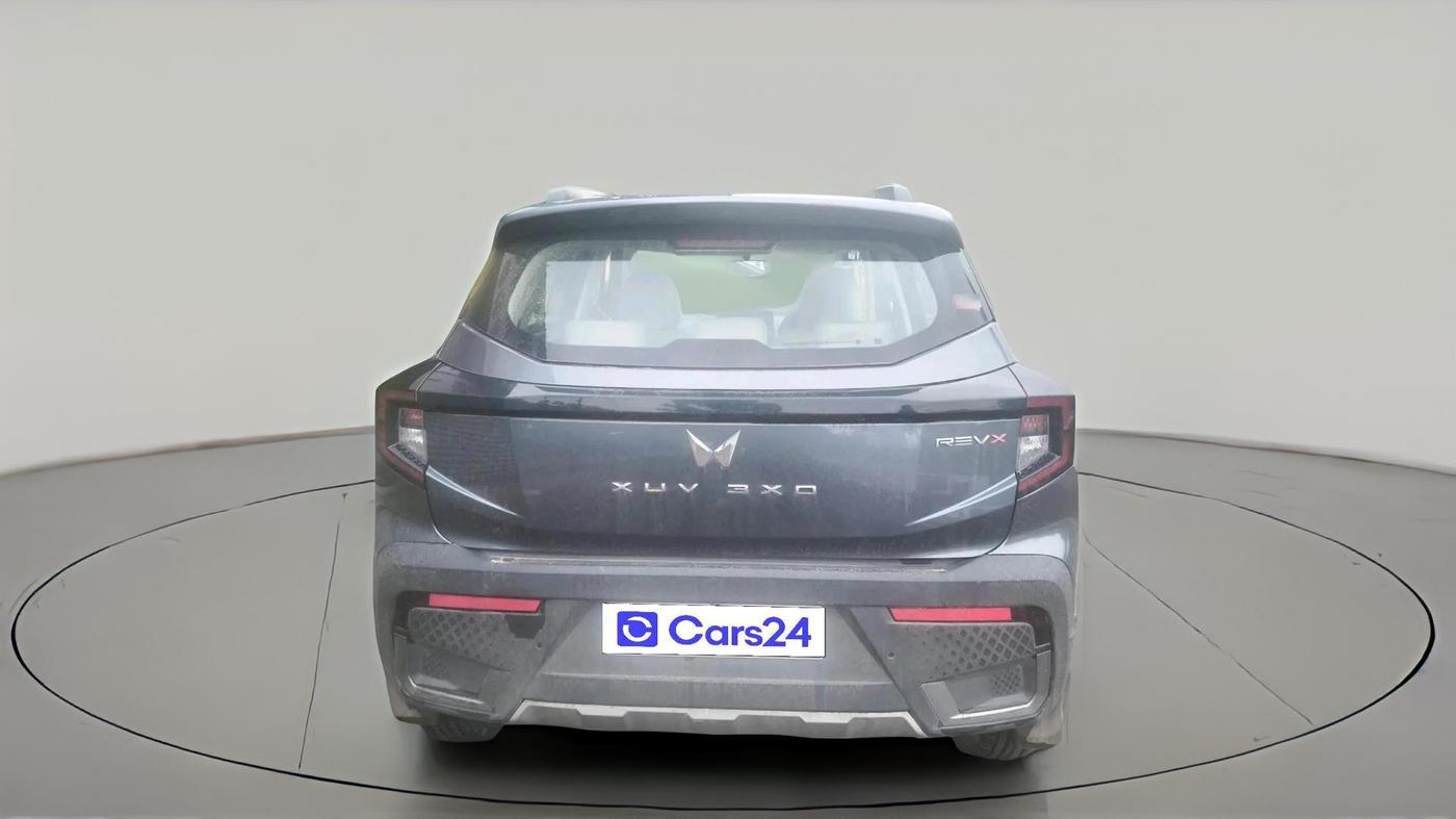 2025 Mahindra XUV 3XO REVX M (O)1.2 Petrol, Petrol, Manual, 12,442 km, exterior