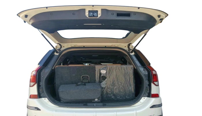 2019 Mahindra XUV500 W11 AT, Diesel, Automatic, 91,225 km, exterior