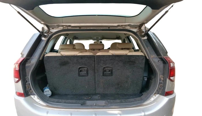 2020 Mahindra XUV500 W7, Diesel, Manual, 68,007 km, exterior