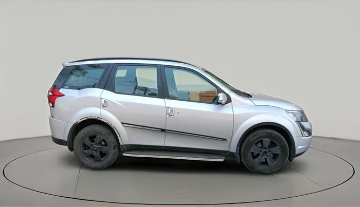 2020 Mahindra XUV500 W7, Diesel, Manual, 68,007 km, exterior