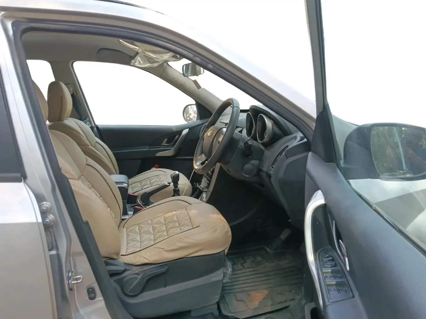 2020 Mahindra XUV500 W7, Diesel, Manual, 68,007 km, interior