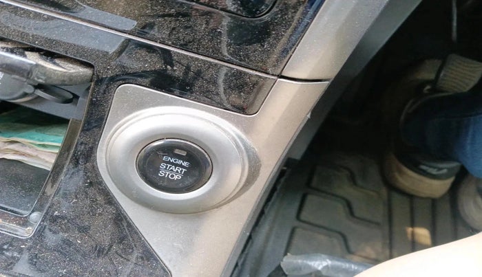 2020 Mahindra XUV500 W7, Diesel, Manual, 68,007 km, interior