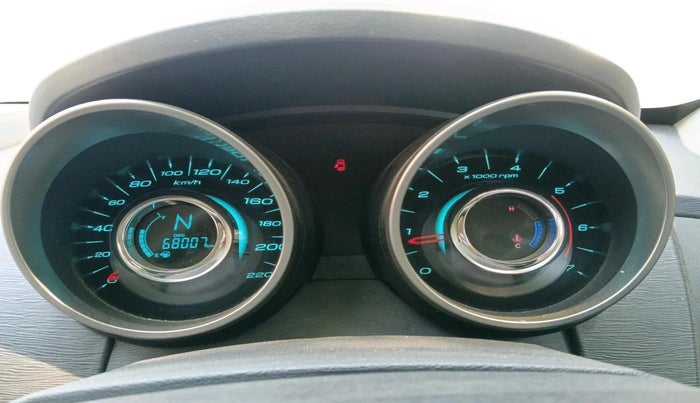 2020 Mahindra XUV500 W7, Diesel, Manual, 68,007 km, interior