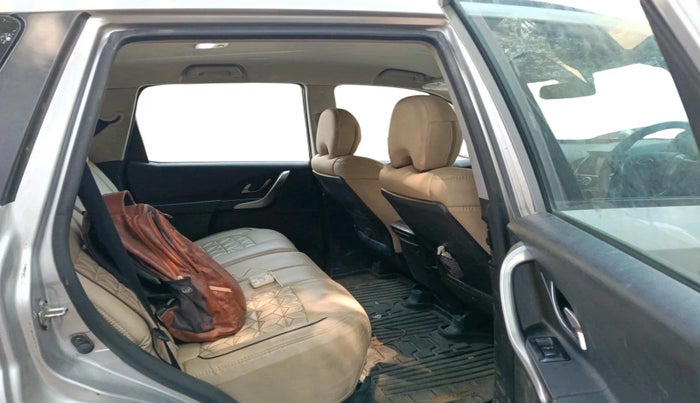 2020 Mahindra XUV500 W7, Diesel, Manual, 68,007 km, interior