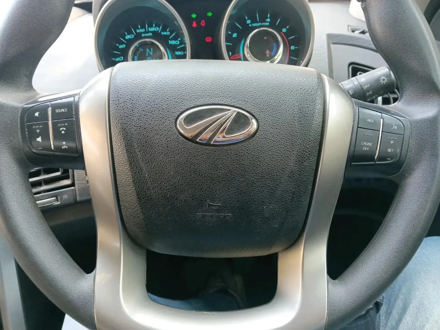 2020 Mahindra XUV500 W7, Diesel, Manual, 68,007 km, interior