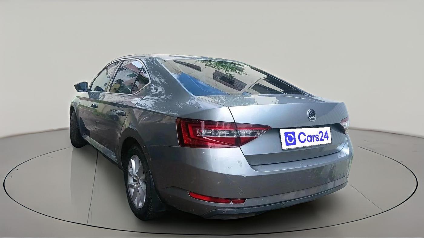 2016 Skoda Superb L&K 1.8 TSI AT, Petrol, Automatic, 1,16,354 km, exterior