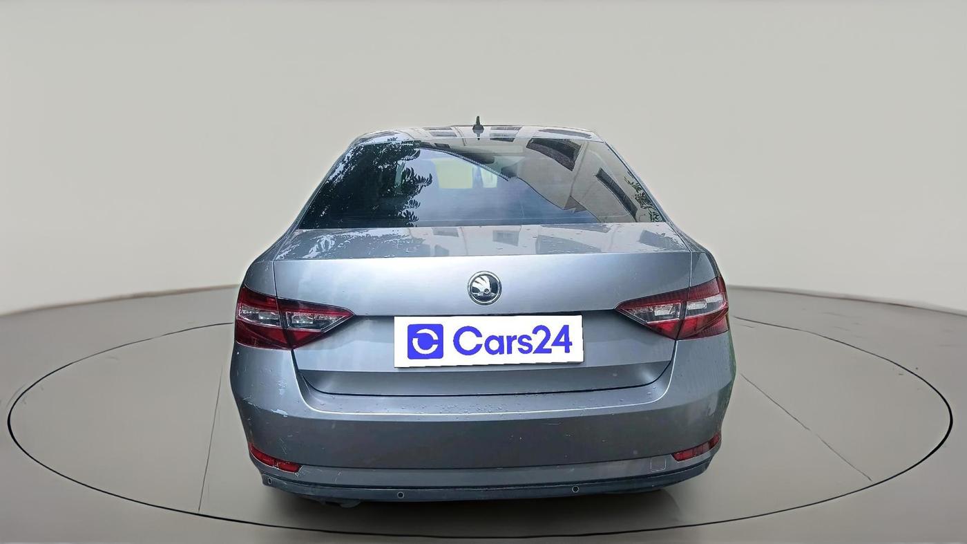 2016 Skoda Superb L&K 1.8 TSI AT, Petrol, Automatic, 1,16,354 km, exterior