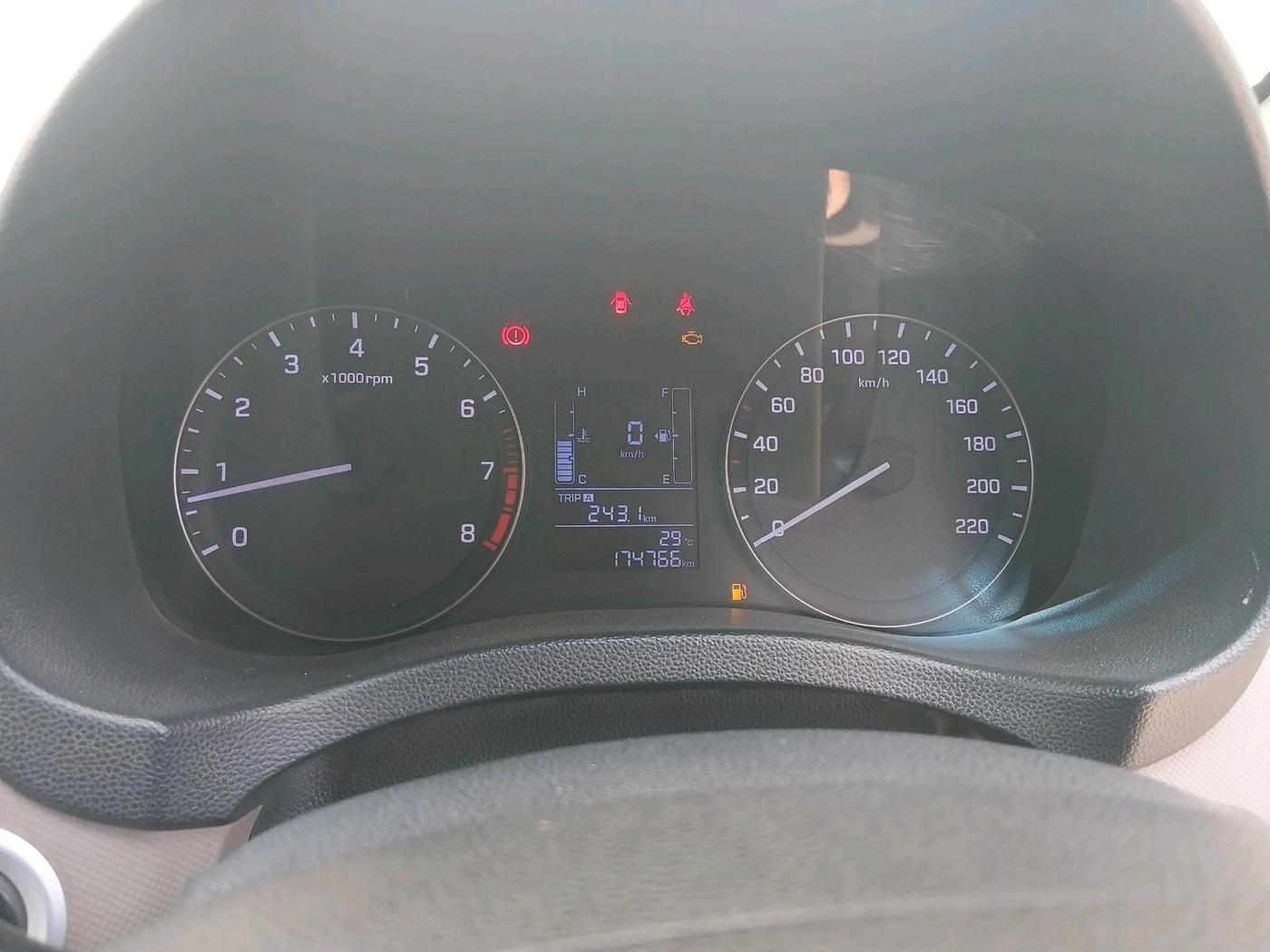 2016 Hyundai Creta SX PLUS 1.6 PETROL, CNG, Manual, 1,74,766 km, interior