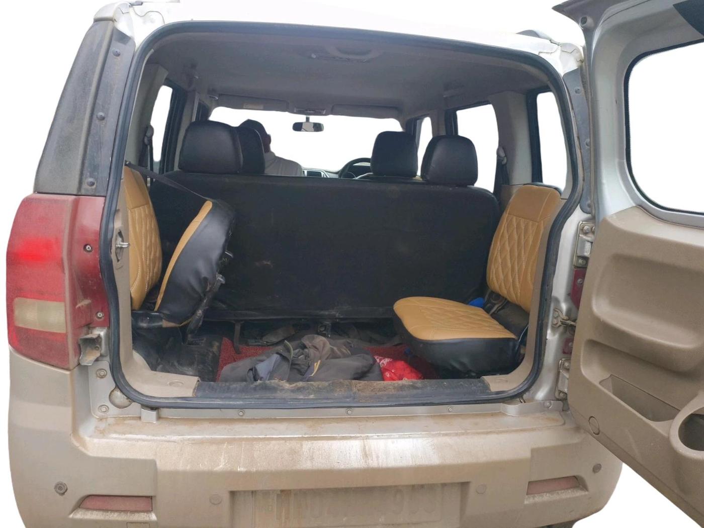 2016 Mahindra TUV300 T8, Diesel, Manual, 2,85,670 km, exterior