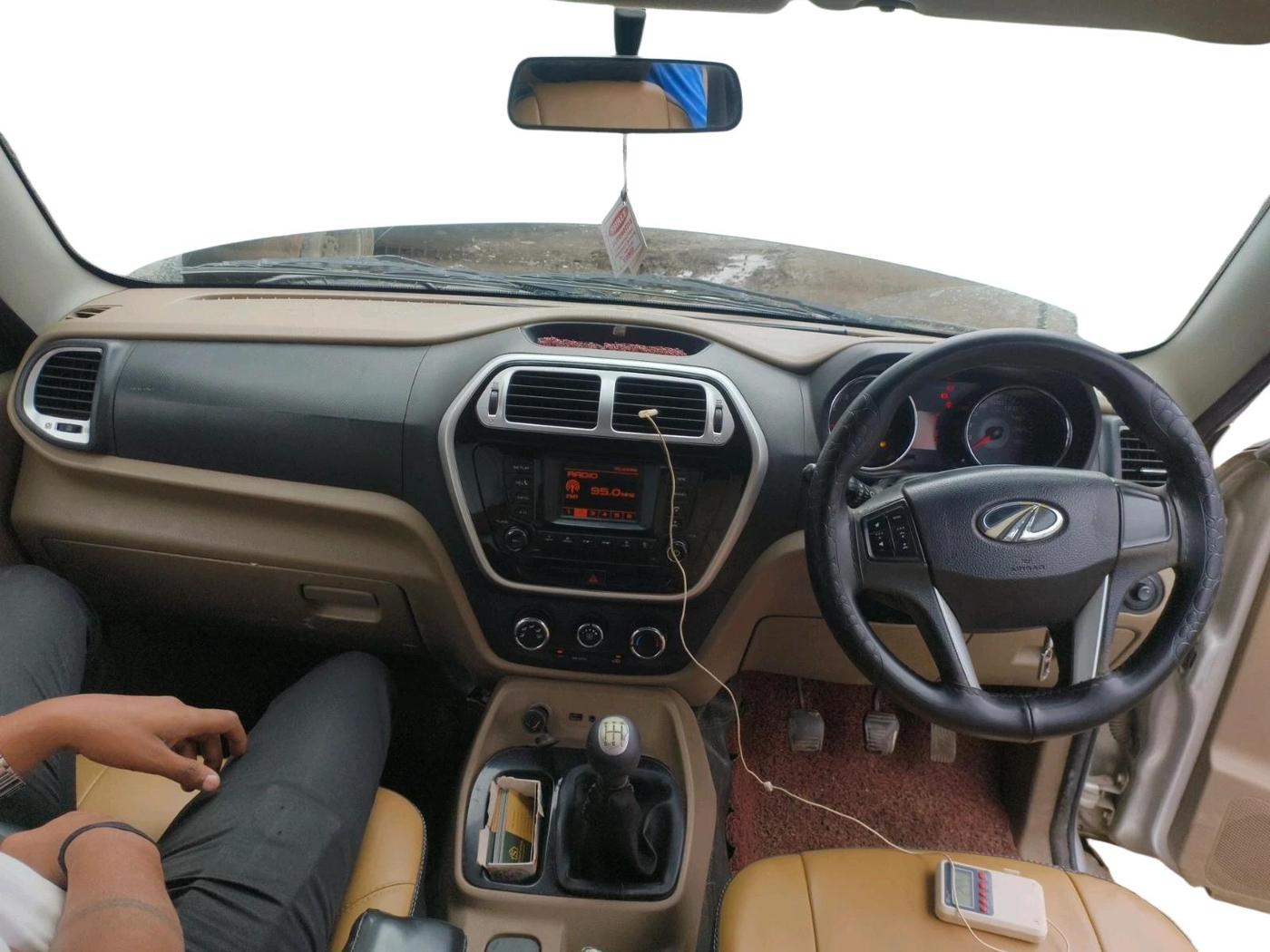 2016 Mahindra TUV300 T8, Diesel, Manual, 2,85,670 km, interior