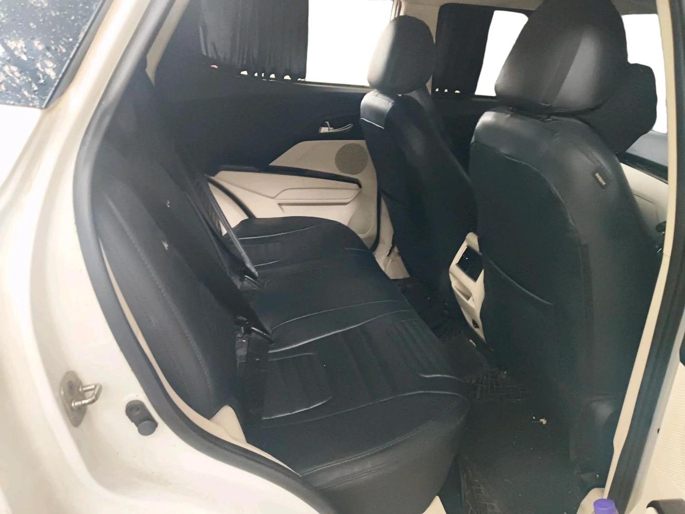 2024 Mahindra XUV 3XO AX5L 1.2 TGDi AT, Petrol, Automatic, 47,978 km, interior