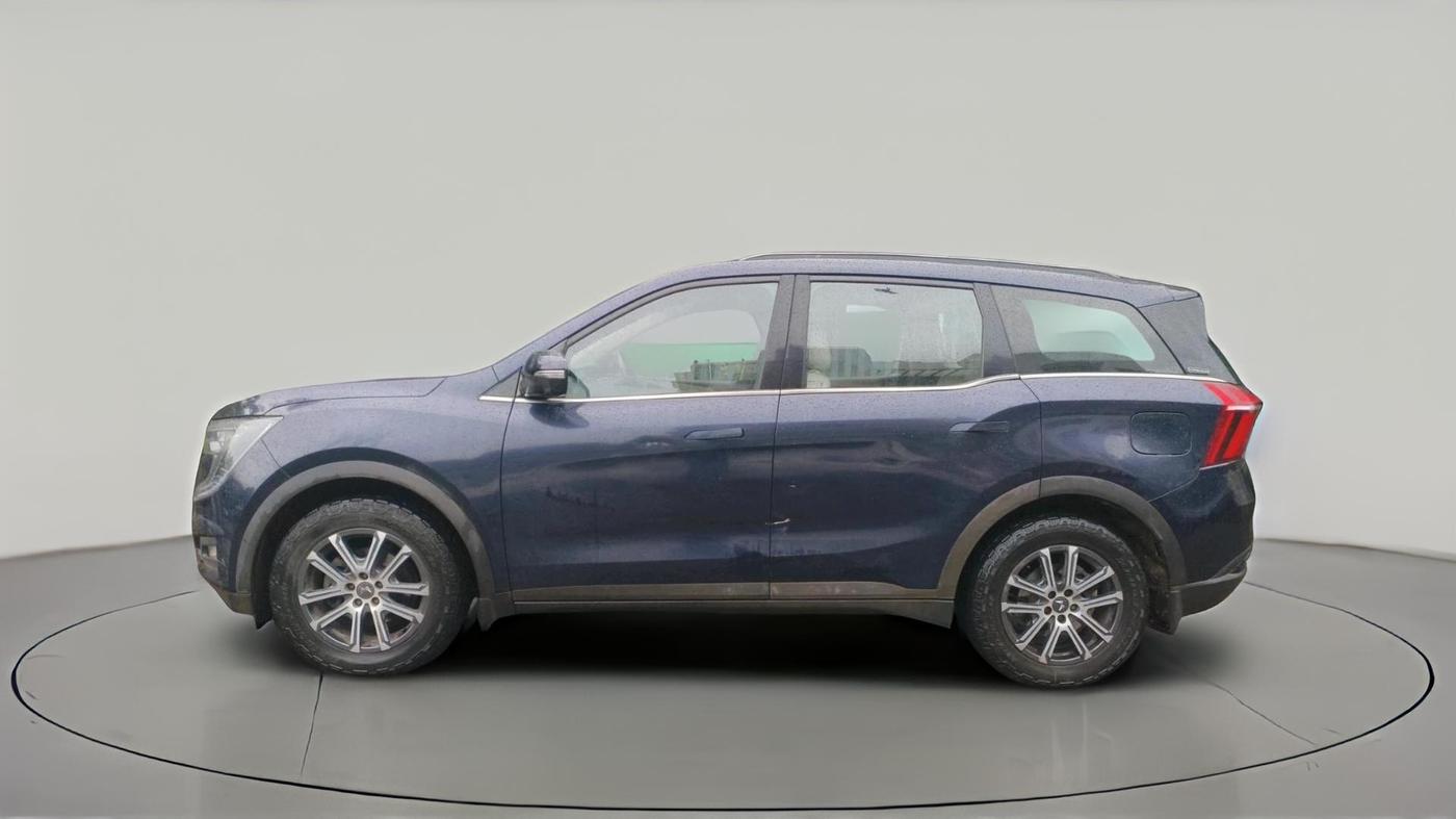 2022 Mahindra XUV700 AX 7 LUXURY D AT 7 STR, Diesel, Automatic, 1,08,837 km, exterior