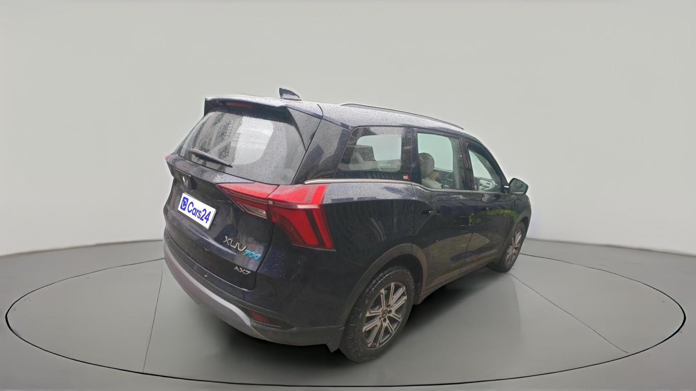 2022 Mahindra XUV700 AX 7 LUXURY D AT 7 STR, Diesel, Automatic, 1,08,837 km, exterior