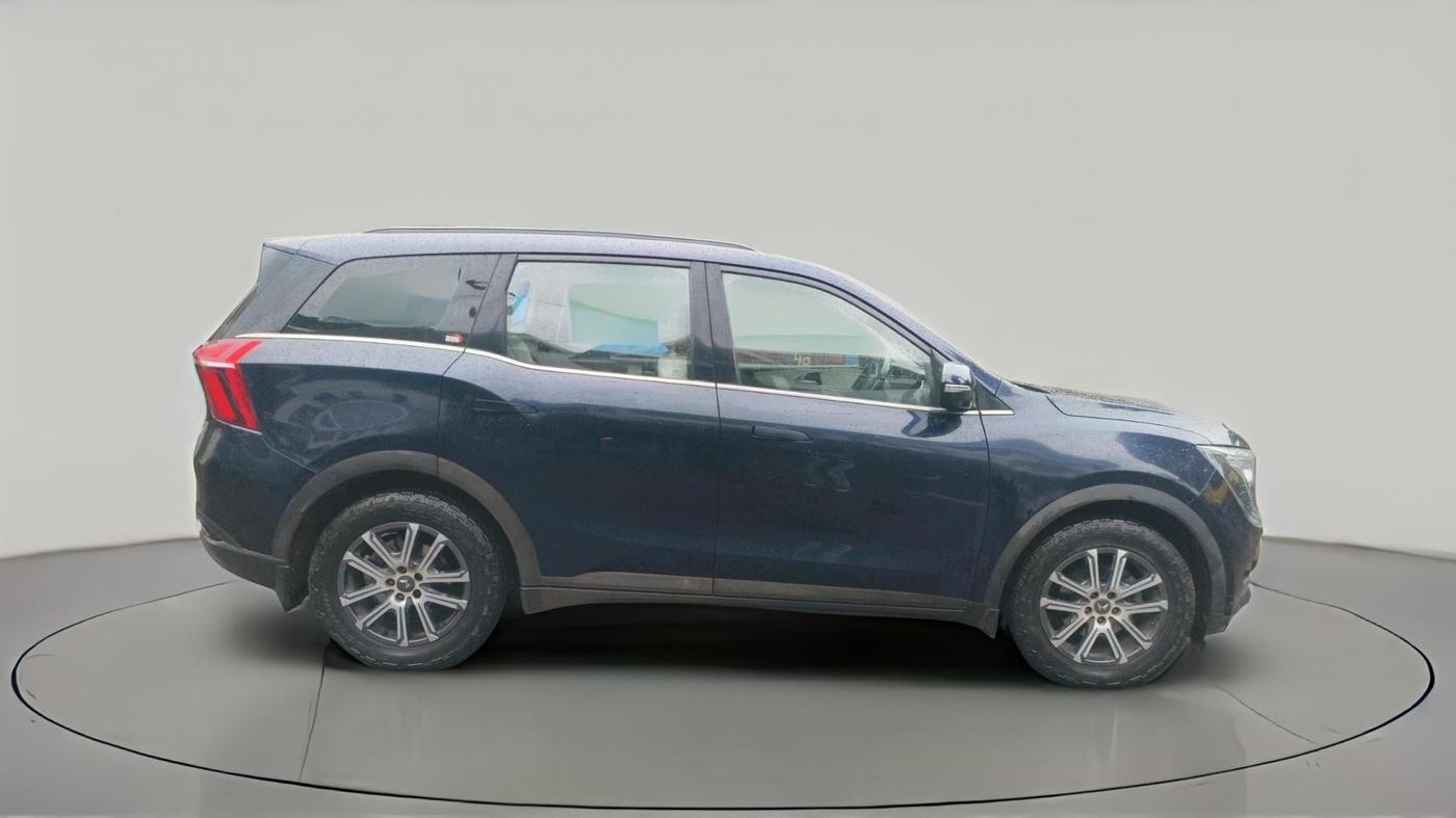 2022 Mahindra XUV700 AX 7 LUXURY D AT 7 STR, Diesel, Automatic, 1,08,837 km, exterior