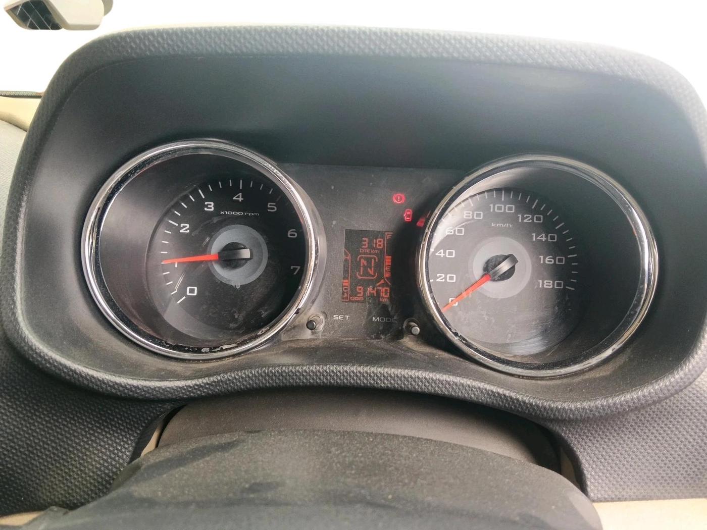 2017 Mahindra TUV300 T8 AMT, Diesel, Automatic, 91,470 km, interior