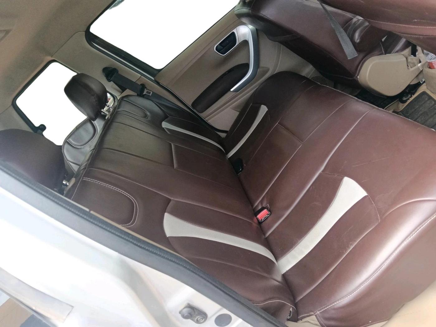 2017 Mahindra TUV300 T8 AMT, Diesel, Automatic, 91,470 km, interior