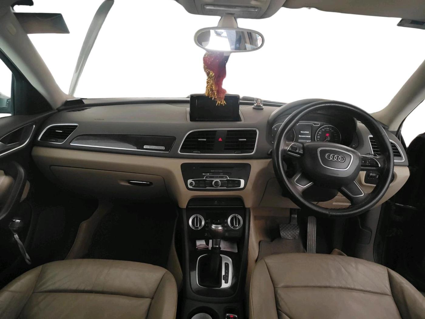 2013 Audi Q3 2.0 TDI, Diesel, Automatic, 1,07,035 km, interior