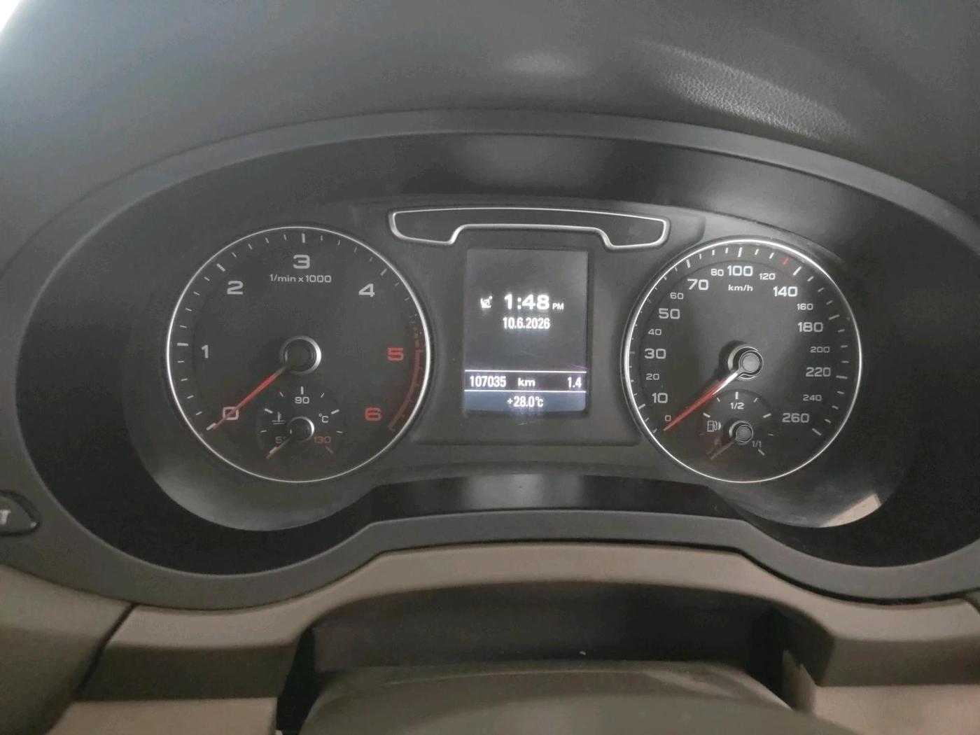 2013 Audi Q3 2.0 TDI, Diesel, Automatic, 1,07,035 km, interior