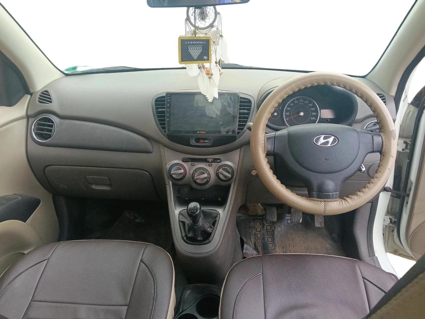 2013 Hyundai i10 MAGNA 1.2, Petrol, Manual, 81,336 km, interior