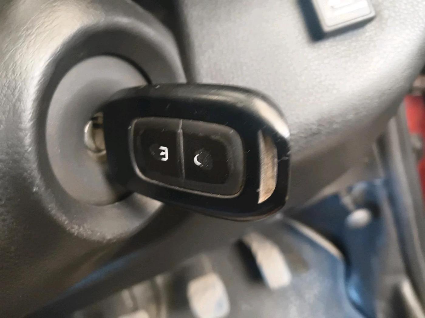 2018 Renault Kwid RXT 1.0 (O), CNG, Manual, 94,671 km, interior