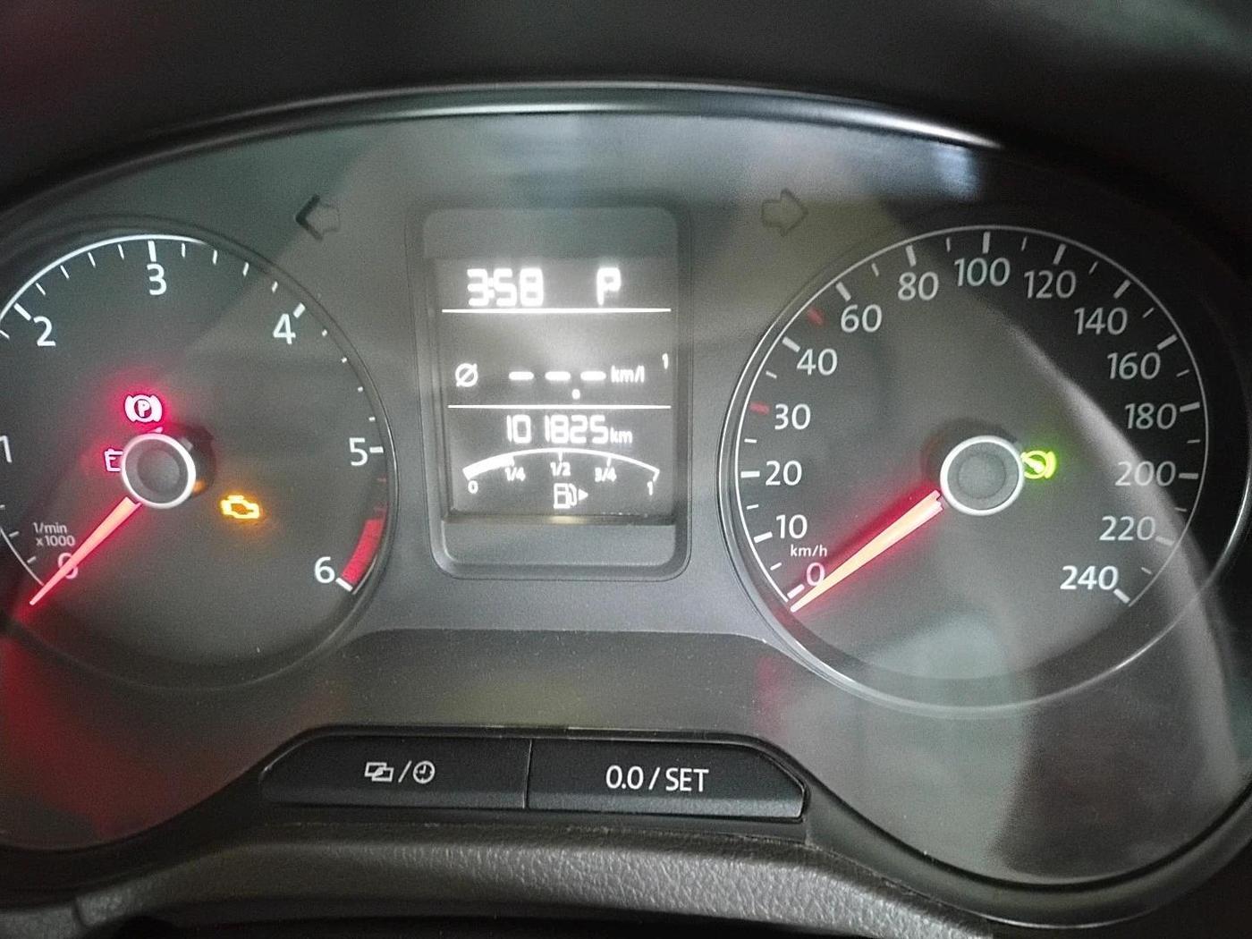2017 Volkswagen Vento HIGHLINE PLUS 1.5 AT 16 ALLOY, Diesel, Automatic, 1,01,825 km, interior