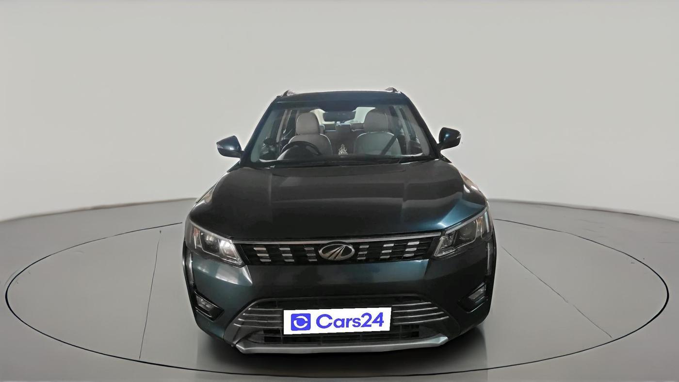2022 Mahindra XUV300 W8 (O) 1.5 DIESEL AMT, Diesel, Automatic, 30,620 km, exterior