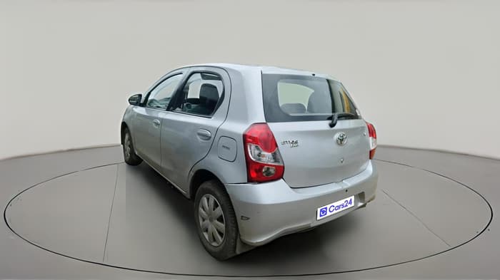 2017 Toyota Etios Liva V, CNG, Manual, 1,82,215 km, exterior