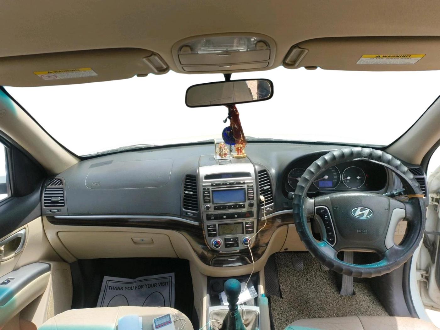 2011 Hyundai Santa Fe 2 WD, Diesel, Manual, 2,00,477 km, interior