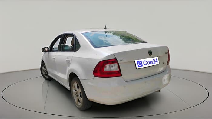 2012 Skoda Rapid ELEGANCE 1.6 TDI CR MT, Diesel, Manual, 1,50,134 km, exterior