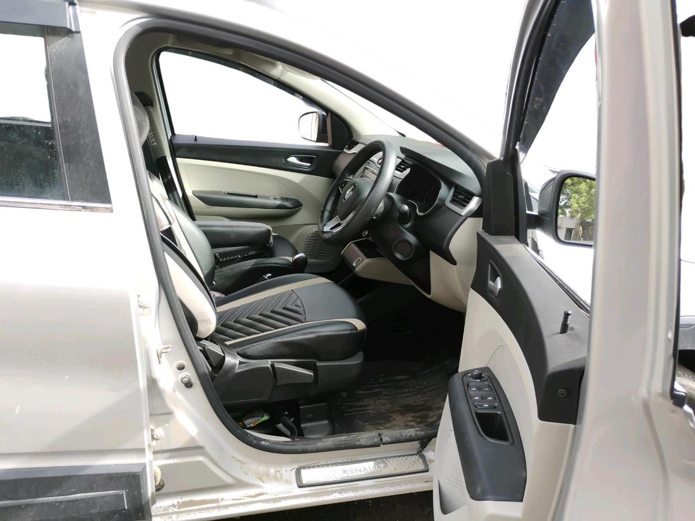 2025 Renault TRIBER RXZ AMT, Petrol, Automatic, 4,196 km, interior