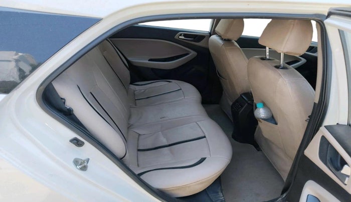 2016 Hyundai Elite i20 SPORTZ 1.4 CRDI, Diesel, Manual, 1,56,582 km, interior