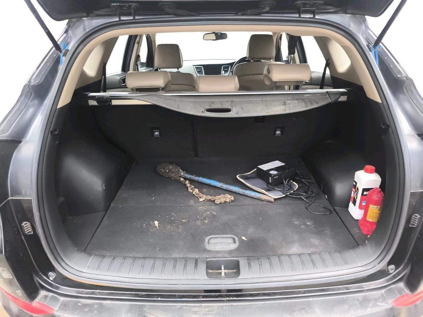 2018 Hyundai Tucson 2WD AT GL DIESEL
, Diesel, Automatic, 1,03,352 km, exterior
